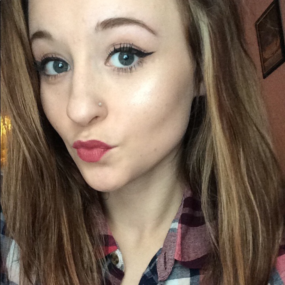 Meet your Posher, Hailey